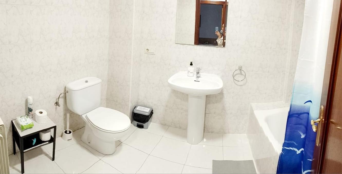 Casa Caminante - Habitacion Apartment Pamplona Ngoại thất bức ảnh