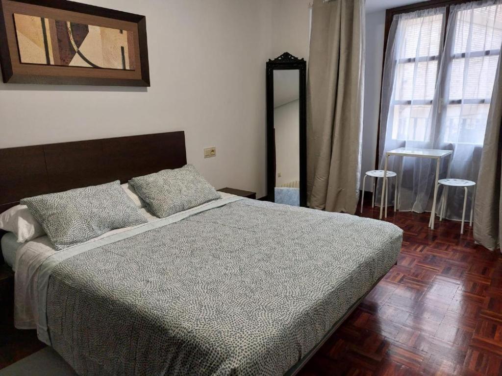 Casa Caminante - Habitacion Apartment Pamplona Ngoại thất bức ảnh